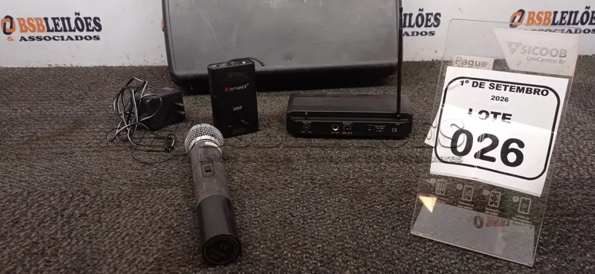 LOTE 026 - 01 MICROFONE MODELO KST-5U E 01 RECEPTOR MODELO KRU-200 MARCA KARSECT COM CASE. (NO ESTADO) ATENÇÃO! FAZER A VISITAÇÃO ANTES DE ARREMATAR, NÃO SABEMOS SE FUNCIONA, LEILÃO NÃO TEM GARANTIA E NEM DEVOLUÇÃO, SUJEITO A POSSÍVEIS AVARIAS VISÍVEIS/OCULTAS E/OU AUSÊNCIA DE COMPONENTES.