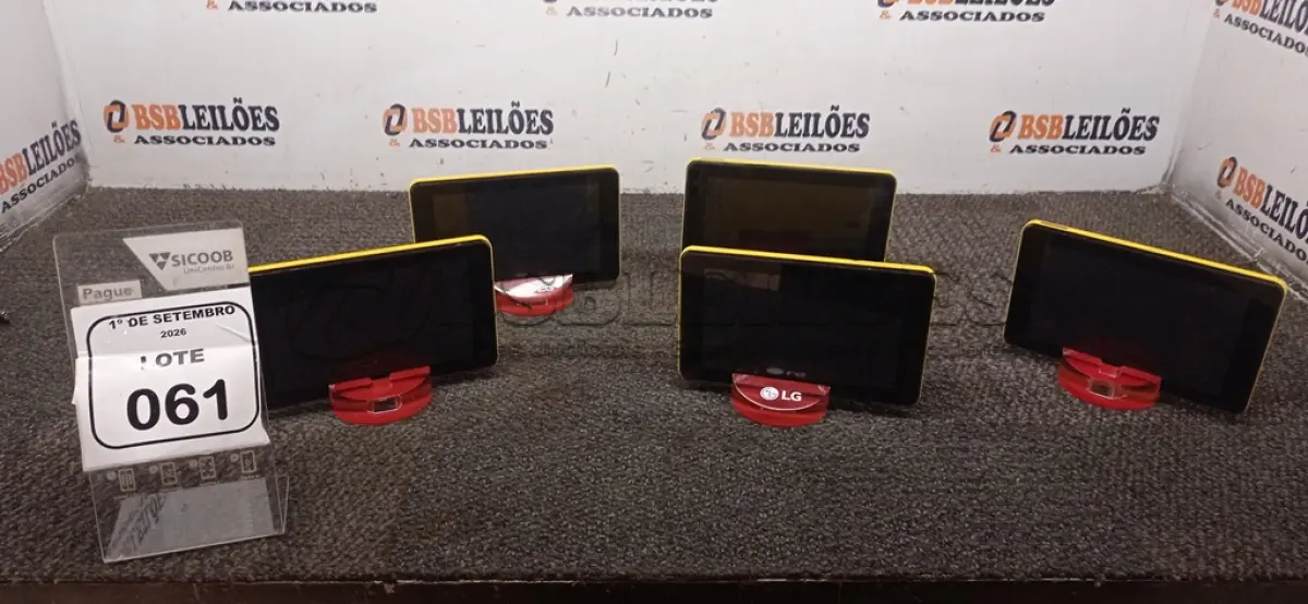 LOTE 061 - 05 TABLETS SEM FONTE. (NO ESTADO) ATENÇÃO! FAZER A VISITAÇÃO ANTES DE ARREMATAR, NÃO SABEMOS SE FUNCIONA, LEILÃO NÃO TEM GARANTIA E NEM DEVOLUÇÃO, SUJEITO A POSSÍVEIS AVARIAS VISÍVEIS/OCULTAS E/OU AUSÊNCIA DE COMPONENTES.