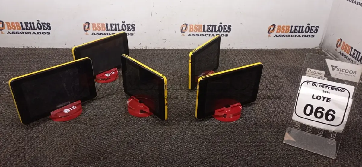 LOTE 066 - 05 TABLETS SEM FONTE. (NO ESTADO) ATENÇÃO! FAZER A VISITAÇÃO ANTES DE ARREMATAR, NÃO SABEMOS SE FUNCIONA, LEILÃO NÃO TEM GARANTIA E NEM DEVOLUÇÃO, SUJEITO A POSSÍVEIS AVARIAS VISÍVEIS/OCULTAS E/OU AUSÊNCIA DE COMPONENTES.