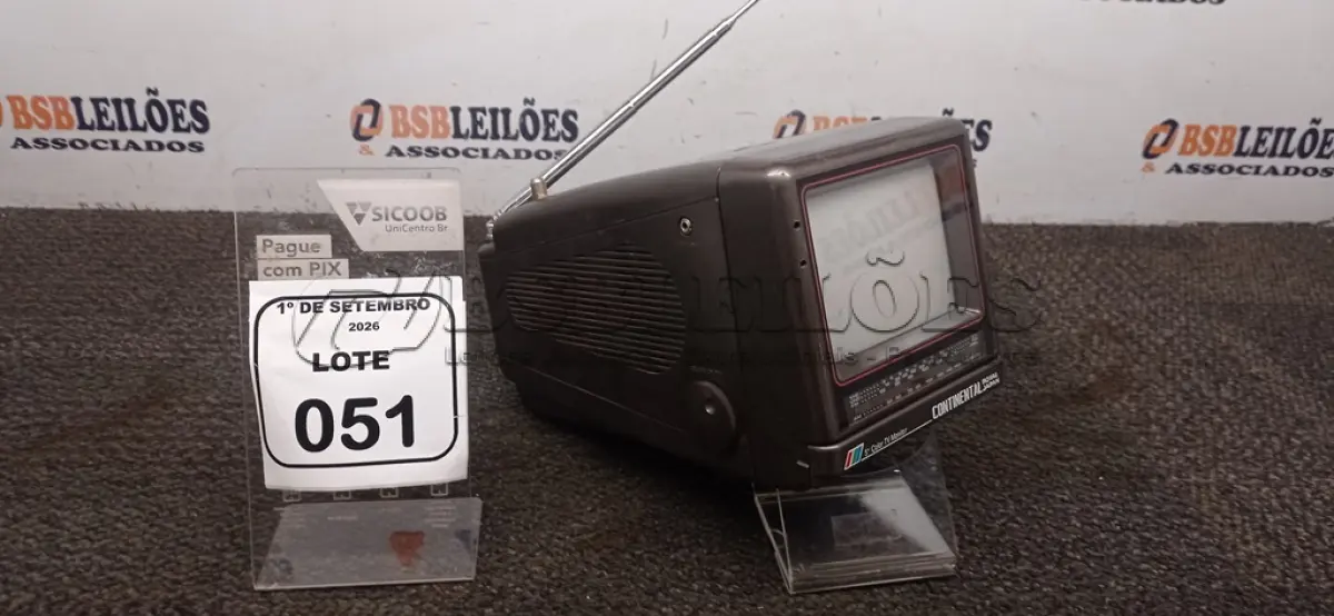 LOTE 051 - 01 MINI TV/RÁDIO 5’’ MARCA CONTINENTAL. (NO ESTADO) ATENÇÃO! FAZER A VISITAÇÃO ANTES DE ARREMATAR, NÃO SABEMOS SE FUNCIONA, LEILÃO NÃO TEM GARANTIA E NEM DEVOLUÇÃO, SUJEITO A POSSÍVEIS AVARIAS VISÍVEIS/OCULTAS E/OU AUSÊNCIA DE COMPONENTES.