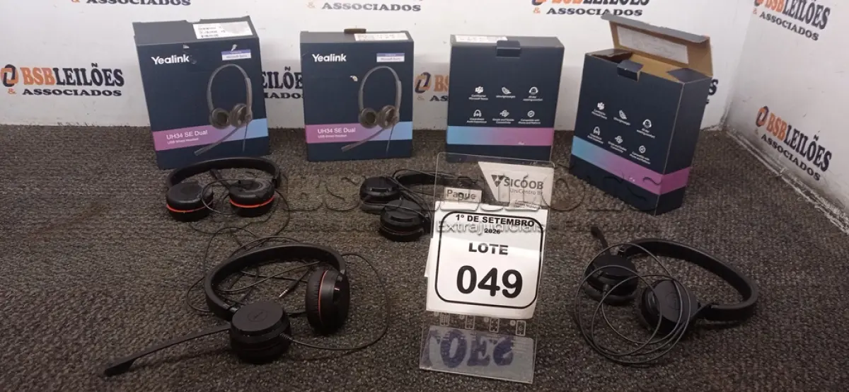 LOTE 049 - 04 HEADSETS MARCA YEALINK. (NO ESTADO) ATENÇÃO! FAZER A VISITAÇÃO ANTES DE ARREMATAR, NÃO SABEMOS SE FUNCIONA, LEILÃO NÃO TEM GARANTIA E NEM DEVOLUÇÃO, SUJEITO A POSSÍVEIS AVARIAS VISÍVEIS/OCULTAS E/OU AUSÊNCIA DE COMPONENTES.