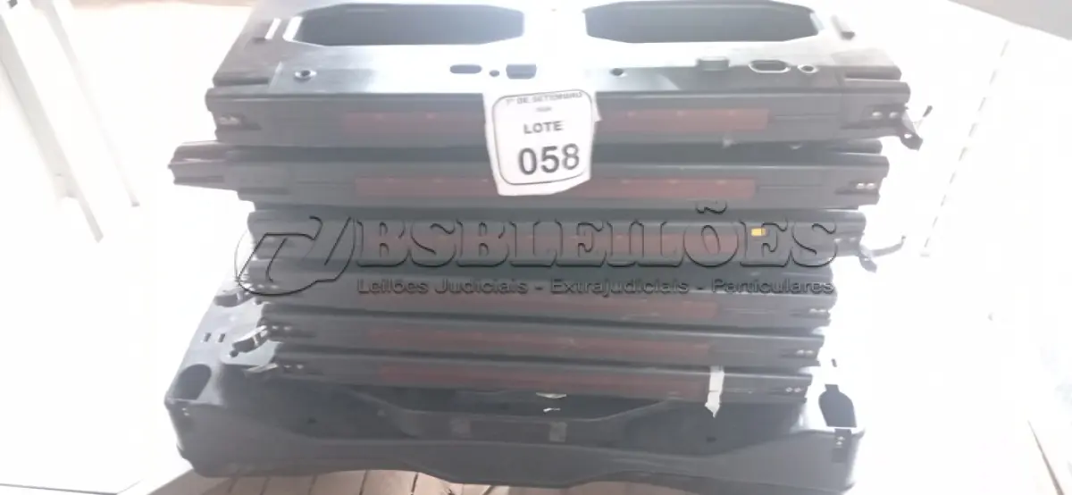 LOTE 058 - 01 PORTAL DETECTOR DE METAL PORTÁTIL. (NO ESTADO) ATENÇÃO! FAZER A VISITAÇÃO ANTES DE ARREMATAR, NÃO SABEMOS SE FUNCIONA, LEILÃO NÃO TEM GARANTIA E NEM DEVOLUÇÃO, SUJEITO A POSSÍVEIS AVARIAS VISÍVEIS/OCULTAS E/OU AUSÊNCIA DE COMPONENTES.