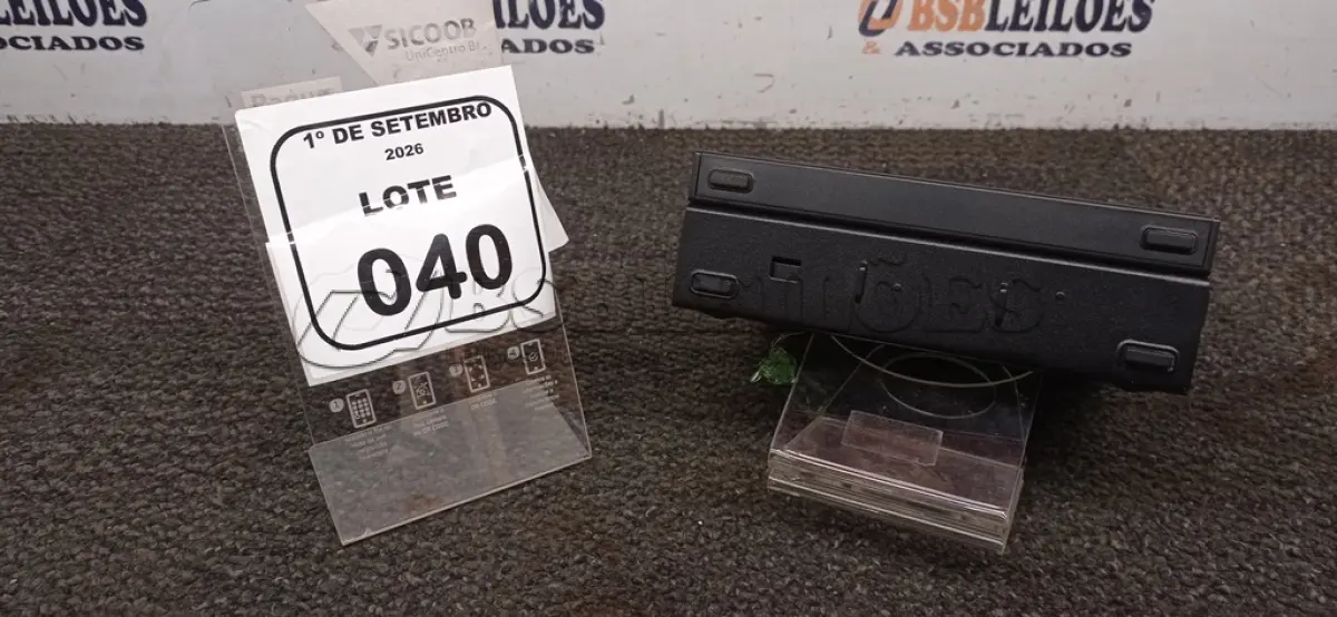 LOTE 040 - 01 MINI PC MODELO THINKCENTRE MARCA LENOVO. (NO ESTADO) ATENÇÃO! FAZER A VISITAÇÃO ANTES DE ARREMATAR, NÃO SABEMOS SE FUNCIONA, LEILÃO NÃO TEM GARANTIA E NEM DEVOLUÇÃO, SUJEITO A POSSÍVEIS AVARIAS VISÍVEIS/OCULTAS E/OU AUSÊNCIA DE COMPONENTES.