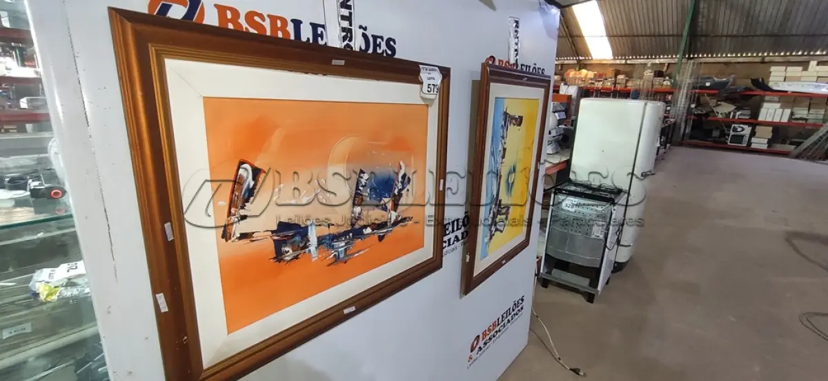 LOTE 579 - 02 QUADROS DE PINTURA DECORATIVO. (NO ESTADO) ATENÇÃO! FAZER A VISITAÇÃO ANTES DE ARREMATAR, NÃO SABEMOS SE FUNCIONA, LEILÃO NÃO TEM GARANTIA E NEM DEVOLUÇÃO, SUJEITO A POSSÍVEIS AVARIAS VISÍVEIS/OCULTAS E/OU AUSÊNCIA DE COMPONENTES.
