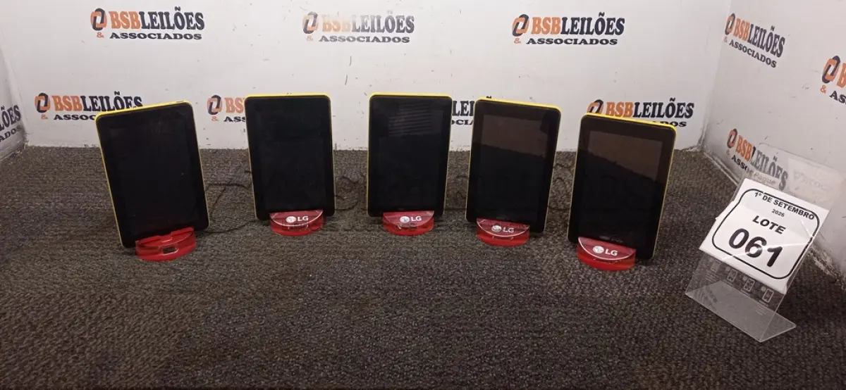 LOTE 061 - 05 TABLETS SEM FONTE. (NO ESTADO) ATENÇÃO! FAZER A VISITAÇÃO ANTES DE ARREMATAR, NÃO SABEMOS SE FUNCIONA, LEILÃO NÃO TEM GARANTIA E NEM DEVOLUÇÃO, SUJEITO A POSSÍVEIS AVARIAS VISÍVEIS/OCULTAS E/OU AUSÊNCIA DE COMPONENTES.