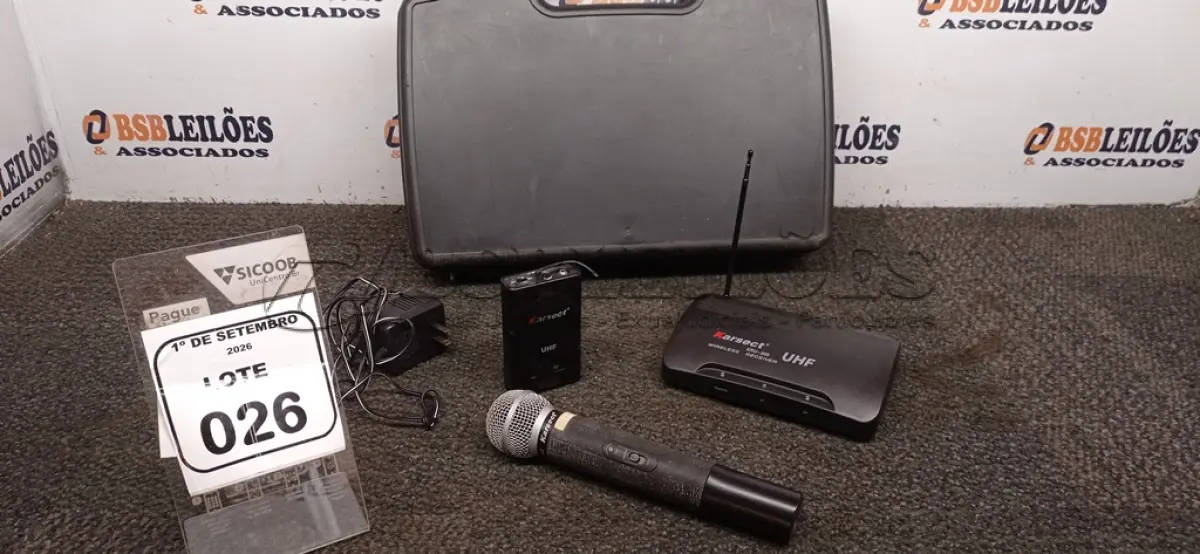 LOTE 026 - 01 MICROFONE MODELO KST-5U E 01 RECEPTOR MODELO KRU-200 MARCA KARSECT COM CASE. (NO ESTADO) ATENÇÃO! FAZER A VISITAÇÃO ANTES DE ARREMATAR, NÃO SABEMOS SE FUNCIONA, LEILÃO NÃO TEM GARANTIA E NEM DEVOLUÇÃO, SUJEITO A POSSÍVEIS AVARIAS VISÍVEIS/OCULTAS E/OU AUSÊNCIA DE COMPONENTES.