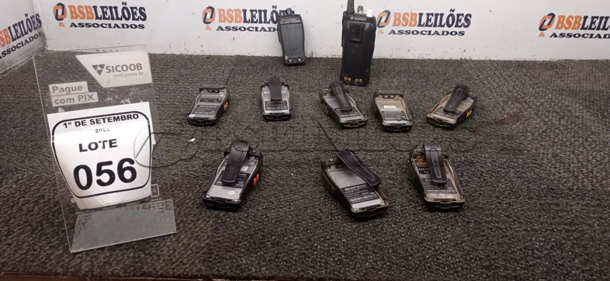 LOTE 056 - 01 LOTE COM VÁRIOS RÁDIOS COMUNICADORES. (NO ESTADO) ATENÇÃO! FAZER A VISITAÇÃO ANTES DE ARREMATAR, NÃO SABEMOS SE FUNCIONA, LEILÃO NÃO TEM GARANTIA E NEM DEVOLUÇÃO, SUJEITO A POSSÍVEIS AVARIAS VISÍVEIS/OCULTAS E/OU AUSÊNCIA DE COMPONENTES.