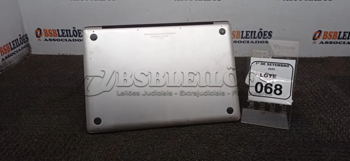LOTE 068 - 01 MACBOOK APPLE SEM FONTE. (NO ESTADO) ATENÇÃO! FAZER A VISITAÇÃO ANTES DE ARREMATAR, NÃO SABEMOS SE FUNCIONA, LEILÃO NÃO TEM GARANTIA E NEM DEVOLUÇÃO, SUJEITO A POSSÍVEIS AVARIAS VISÍVEIS/OCULTAS E/OU AUSÊNCIA DE COMPONENTES.