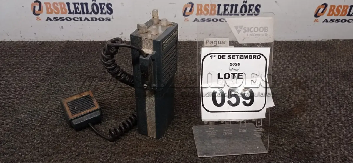 LOTE 059 - 01 RÁDIO COMUNICADOR MODELO HT-220 MARCA MOTOROLA. (NO ESTADO) ATENÇÃO! FAZER A VISITAÇÃO ANTES DE ARREMATAR, NÃO SABEMOS SE FUNCIONA, LEILÃO NÃO TEM GARANTIA E NEM DEVOLUÇÃO, SUJEITO A POSSÍVEIS AVARIAS VISÍVEIS/OCULTAS E/OU AUSÊNCIA DE COMPONENTES.