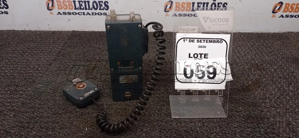 LOTE 059 - 01 RÁDIO COMUNICADOR MODELO HT-220 MARCA MOTOROLA. (NO ESTADO) ATENÇÃO! FAZER A VISITAÇÃO ANTES DE ARREMATAR, NÃO SABEMOS SE FUNCIONA, LEILÃO NÃO TEM GARANTIA E NEM DEVOLUÇÃO, SUJEITO A POSSÍVEIS AVARIAS VISÍVEIS/OCULTAS E/OU AUSÊNCIA DE COMPONENTES.