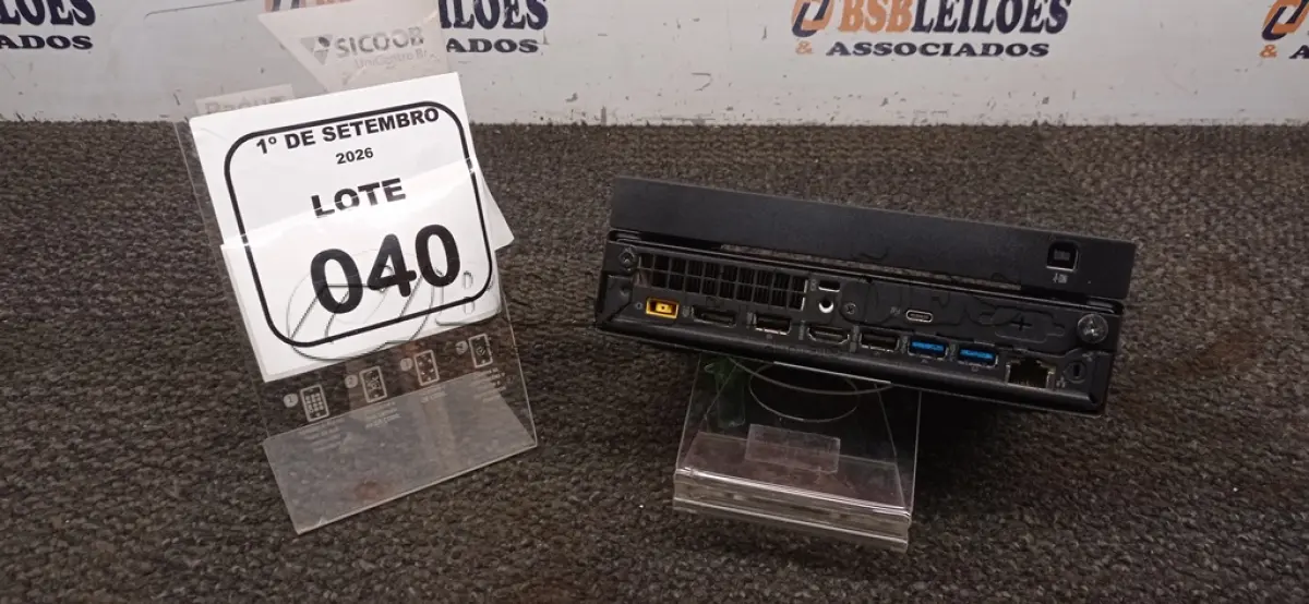LOTE 040 - 01 MINI PC MODELO THINKCENTRE MARCA LENOVO. (NO ESTADO) ATENÇÃO! FAZER A VISITAÇÃO ANTES DE ARREMATAR, NÃO SABEMOS SE FUNCIONA, LEILÃO NÃO TEM GARANTIA E NEM DEVOLUÇÃO, SUJEITO A POSSÍVEIS AVARIAS VISÍVEIS/OCULTAS E/OU AUSÊNCIA DE COMPONENTES.