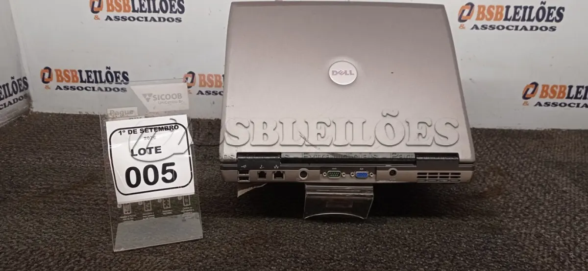 LOTE 005 - 01 NOTEBOOK MARCA DELL SEM FONTE. (NO ESTADO) ATENÇÃO! FAZER A VISITAÇÃO ANTES DE ARREMATAR, NÃO SABEMOS SE FUNCIONA, LEILÃO NÃO TEM GARANTIA E NEM DEVOLUÇÃO, SUJEITO A POSSÍVEIS AVARIAS VISÍVEIS/OCULTAS E/OU AUSÊNCIA DE COMPONENTES.