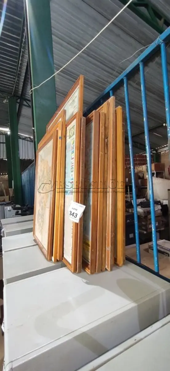 LOTE 343 - 13 QUADROS DE MAPAS DE TAMANHOS DIVERSOS. (NO ESTADO) ATENÇÃO! FAZER A VISITAÇÃO ANTES DE ARREMATAR, NÃO SABEMOS SE FUNCIONA, LEILÃO NÃO TEM GARANTIA E NEM DEVOLUÇÃO, SUJEITO A POSSÍVEIS AVARIAS VISÍVEIS/OCULTAS E/OU AUSÊNCIA DE COMPONENTES.