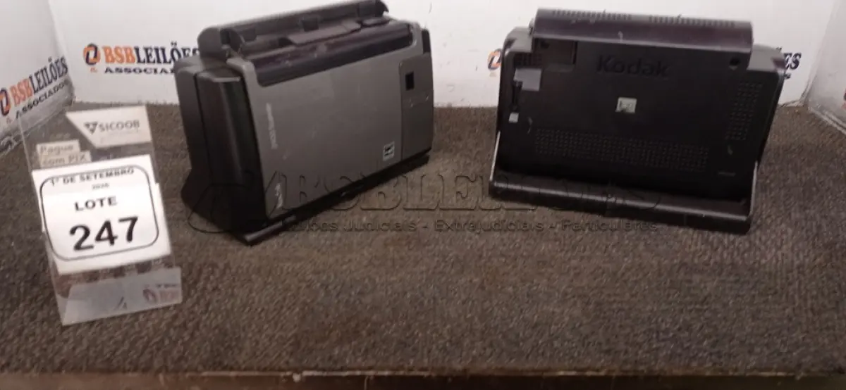 LOTE 247 - 02 SCANNERS MODELO I2400 MARCA KODAK. (NO ESTADO) ATENÇÃO! FAZER A VISITAÇÃO ANTES DE ARREMATAR, NÃO SABEMOS SE FUNCIONA, LEILÃO NÃO TEM GARANTIA E NEM DEVOLUÇÃO, SUJEITO A POSSÍVEIS AVARIAS VISÍVEIS/OCULTAS E/OU AUSÊNCIA DE COMPONENTES.