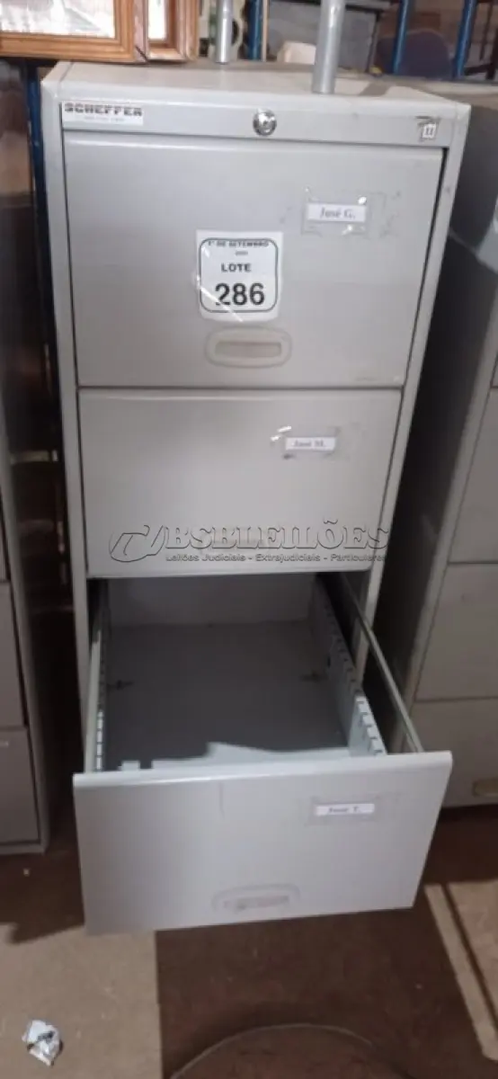LOTE 286 - 01 ARQUIVO COM 04 GAVETAS EM AÇO. (NO ESTADO) ATENÇÃO! FAZER A VISITAÇÃO ANTES DE ARREMATAR, NÃO SABEMOS SE FUNCIONA, LEILÃO NÃO TEM GARANTIA E NEM DEVOLUÇÃO, SUJEITO A POSSÍVEIS AVARIAS VISÍVEIS/OCULTAS E/OU AUSÊNCIA DE COMPONENTES.
