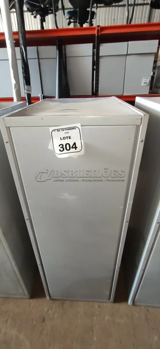 LOTE 304 - 01 ARQUIVO COM 04 GAVETAS EM AÇO. (NO ESTADO) ATENÇÃO! FAZER A VISITAÇÃO ANTES DE ARREMATAR, NÃO SABEMOS SE FUNCIONA, LEILÃO NÃO TEM GARANTIA E NEM DEVOLUÇÃO, SUJEITO A POSSÍVEIS AVARIAS VISÍVEIS/OCULTAS E/OU AUSÊNCIA DE COMPONENTES.