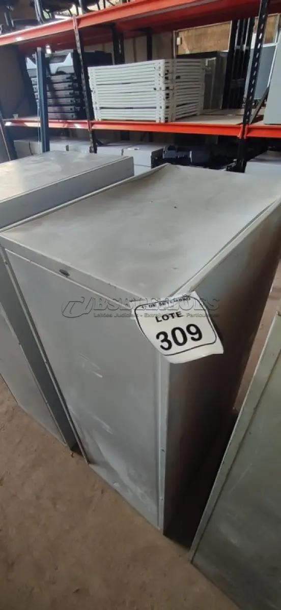 LOTE 309 - 01 ARQUIVO COM 04 GAVETAS EM AÇO. (NO ESTADO) ATENÇÃO! FAZER A VISITAÇÃO ANTES DE ARREMATAR, NÃO SABEMOS SE FUNCIONA, LEILÃO NÃO TEM GARANTIA E NEM DEVOLUÇÃO, SUJEITO A POSSÍVEIS AVARIAS VISÍVEIS/OCULTAS E/OU AUSÊNCIA DE COMPONENTES.