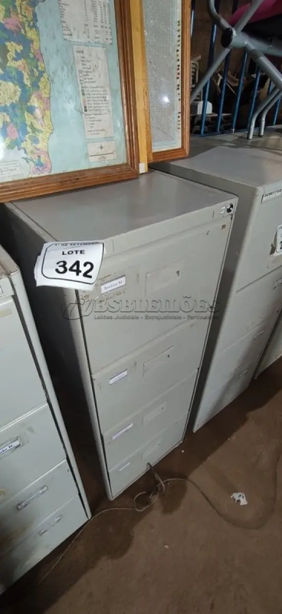 LOTE 342 - 01 ARQUIVO COM 04 GAVETAS EM AÇO. (NO ESTADO) ATENÇÃO! FAZER A VISITAÇÃO ANTES DE ARREMATAR, NÃO SABEMOS SE FUNCIONA, LEILÃO NÃO TEM GARANTIA E NEM DEVOLUÇÃO, SUJEITO A POSSÍVEIS AVARIAS VISÍVEIS/OCULTAS E/OU AUSÊNCIA DE COMPONENTES.