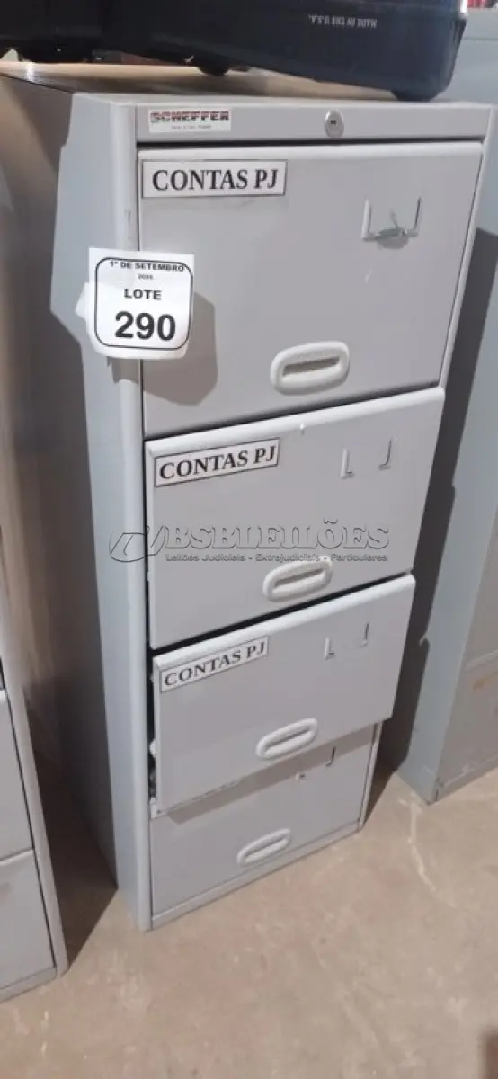 LOTE 290 - 01 ARQUIVO COM 04 GAVETAS EM AÇO. (NO ESTADO) ATENÇÃO! FAZER A VISITAÇÃO ANTES DE ARREMATAR, NÃO SABEMOS SE FUNCIONA, LEILÃO NÃO TEM GARANTIA E NEM DEVOLUÇÃO, SUJEITO A POSSÍVEIS AVARIAS VISÍVEIS/OCULTAS E/OU AUSÊNCIA DE COMPONENTES.