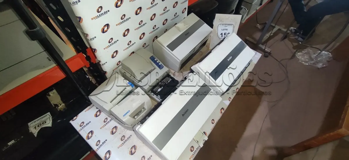 LOTE 156 - 03 SCANNERS E 02 IMPRESSORAS TÉRMICAS. (NO ESTADO) ATENÇÃO! FAZER A VISITAÇÃO ANTES DE ARREMATAR, NÃO SABEMOS SE FUNCIONA, LEILÃO NÃO TEM GARANTIA E NEM DEVOLUÇÃO, SUJEITO A POSSÍVEIS AVARIAS VISÍVEIS/OCULTAS E/OU AUSÊNCIA DE COMPONENTES.