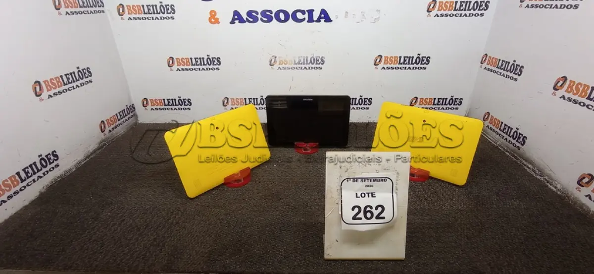 LOTE 262 - 03 TABLETS MARCA POSITIVO SEM FONTE. (NO ESTADO) ATENÇÃO! FAZER A VISITAÇÃO ANTES DE ARREMATAR, NÃO SABEMOS SE FUNCIONA, LEILÃO NÃO TEM GARANTIA E NEM DEVOLUÇÃO, SUJEITO A POSSÍVEIS AVARIAS VISÍVEIS/OCULTAS E/OU AUSÊNCIA DE COMPONENTES.