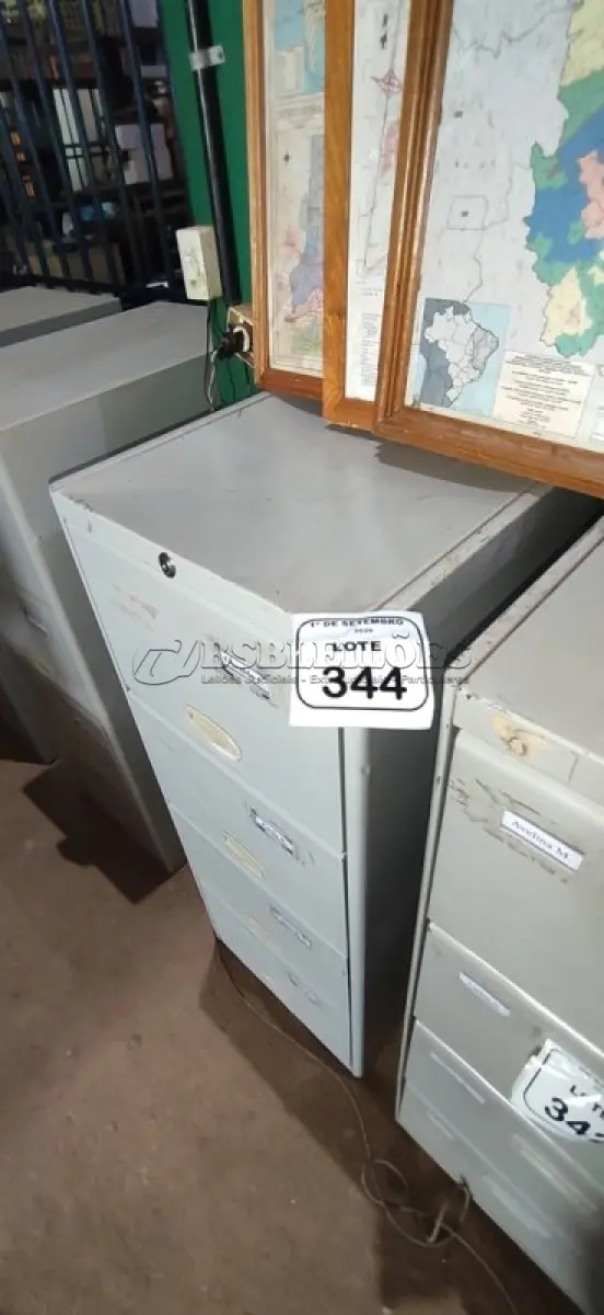 LOTE 344 - 01 ARQUIVO COM 04 GAVETAS EM AÇO. (NO ESTADO) ATENÇÃO! FAZER A VISITAÇÃO ANTES DE ARREMATAR, NÃO SABEMOS SE FUNCIONA, LEILÃO NÃO TEM GARANTIA E NEM DEVOLUÇÃO, SUJEITO A POSSÍVEIS AVARIAS VISÍVEIS/OCULTAS E/OU AUSÊNCIA DE COMPONENTES.