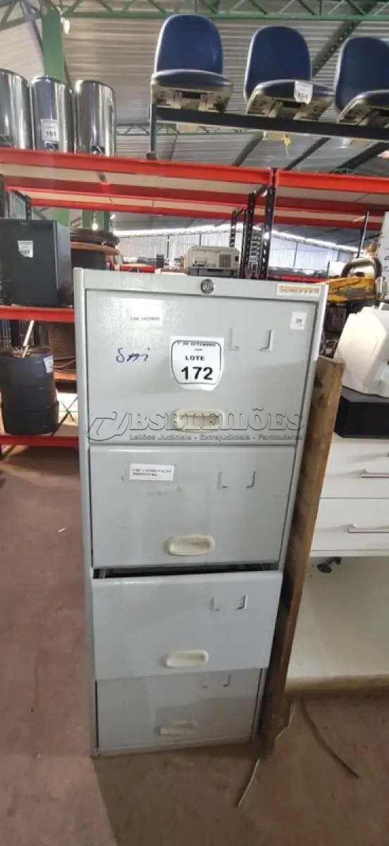 LOTE 172 - 01 ARQUIVO COM 04 GAVETAS EM AÇO. (NO ESTADO) ATENÇÃO! FAZER A VISITAÇÃO ANTES DE ARREMATAR, NÃO SABEMOS SE FUNCIONA, LEILÃO NÃO TEM GARANTIA E NEM DEVOLUÇÃO, SUJEITO A POSSÍVEIS AVARIAS VISÍVEIS/OCULTAS E/OU AUSÊNCIA DE COMPONENTES.