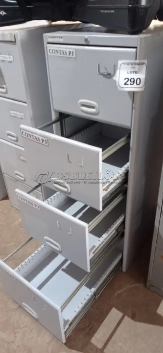 LOTE 290 - 01 ARQUIVO COM 04 GAVETAS EM AÇO. (NO ESTADO) ATENÇÃO! FAZER A VISITAÇÃO ANTES DE ARREMATAR, NÃO SABEMOS SE FUNCIONA, LEILÃO NÃO TEM GARANTIA E NEM DEVOLUÇÃO, SUJEITO A POSSÍVEIS AVARIAS VISÍVEIS/OCULTAS E/OU AUSÊNCIA DE COMPONENTES.