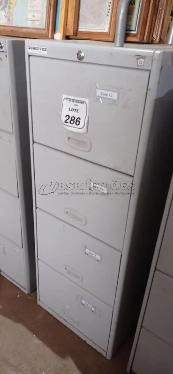 LOTE 286 - 01 ARQUIVO COM 04 GAVETAS EM AÇO. (NO ESTADO) ATENÇÃO! FAZER A VISITAÇÃO ANTES DE ARREMATAR, NÃO SABEMOS SE FUNCIONA, LEILÃO NÃO TEM GARANTIA E NEM DEVOLUÇÃO, SUJEITO A POSSÍVEIS AVARIAS VISÍVEIS/OCULTAS E/OU AUSÊNCIA DE COMPONENTES.