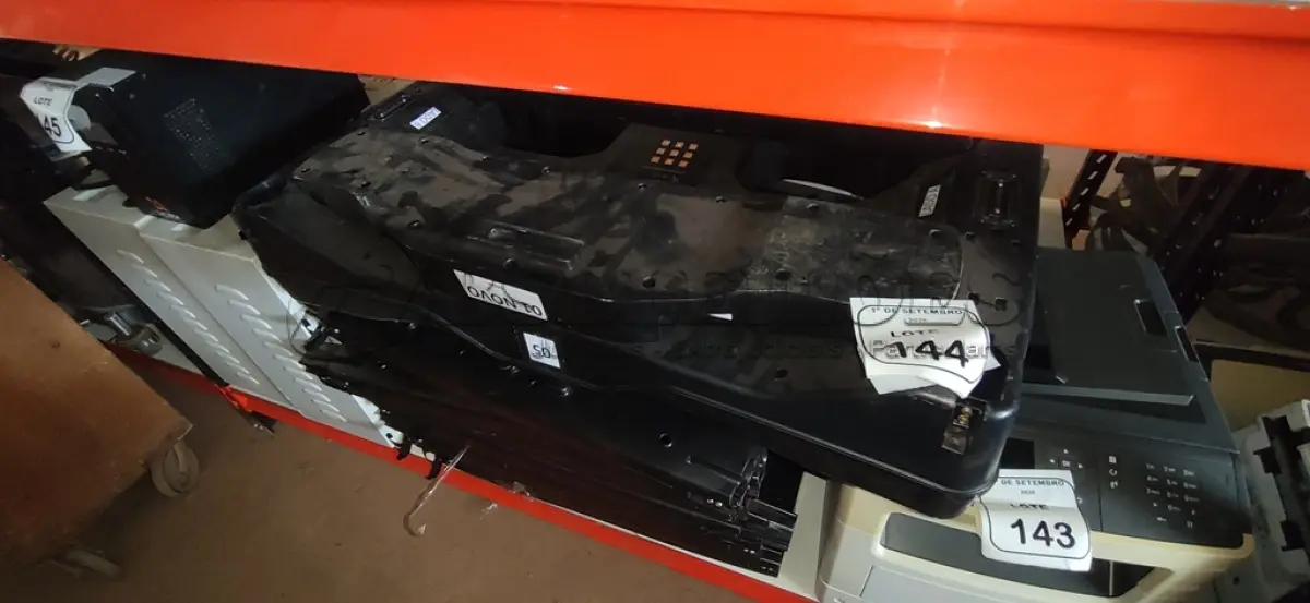 LOTE 144 - 01 PORTAL DETECTOR DE METAL PORTÁTIL. (NO ESTADO) ATENÇÃO! FAZER A VISITAÇÃO ANTES DE ARREMATAR, NÃO SABEMOS SE FUNCIONA, LEILÃO NÃO TEM GARANTIA E NEM DEVOLUÇÃO, SUJEITO A POSSÍVEIS AVARIAS VISÍVEIS/OCULTAS E/OU AUSÊNCIA DE COMPONENTES.