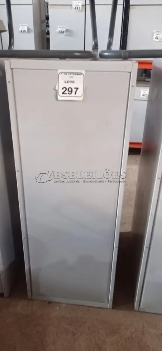 LOTE 297 - 01 ARQUIVO COM 04 GAVETAS EM AÇO. (NO ESTADO) ATENÇÃO! FAZER A VISITAÇÃO ANTES DE ARREMATAR, NÃO SABEMOS SE FUNCIONA, LEILÃO NÃO TEM GARANTIA E NEM DEVOLUÇÃO, SUJEITO A POSSÍVEIS AVARIAS VISÍVEIS/OCULTAS E/OU AUSÊNCIA DE COMPONENTES.