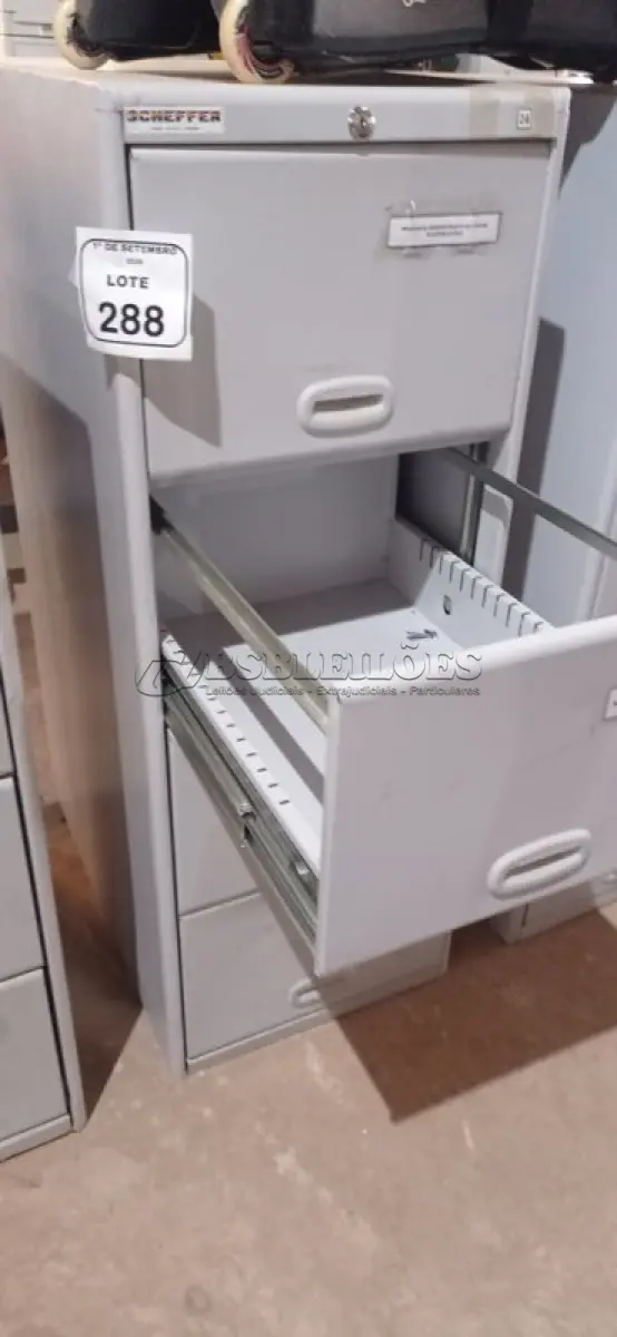 LOTE 288 - 01 ARQUIVO COM 04 GAVETAS EM AÇO. (NO ESTADO) ATENÇÃO! FAZER A VISITAÇÃO ANTES DE ARREMATAR, NÃO SABEMOS SE FUNCIONA, LEILÃO NÃO TEM GARANTIA E NEM DEVOLUÇÃO, SUJEITO A POSSÍVEIS AVARIAS VISÍVEIS/OCULTAS E/OU AUSÊNCIA DE COMPONENTES.