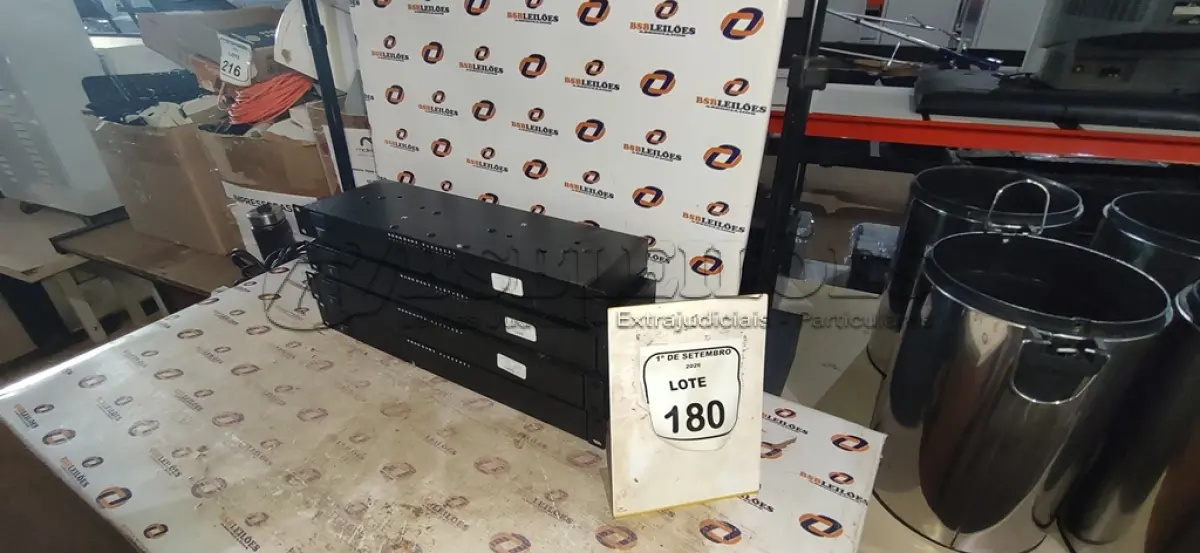 LOTE 180 - 04 FONTES RACK. (NO ESTADO) ATENÇÃO! FAZER A VISITAÇÃO ANTES DE ARREMATAR, NÃO SABEMOS SE FUNCIONA, LEILÃO NÃO TEM GARANTIA E NEM DEVOLUÇÃO, SUJEITO A POSSÍVEIS AVARIAS VISÍVEIS/OCULTAS E/OU AUSÊNCIA DE COMPONENTES.