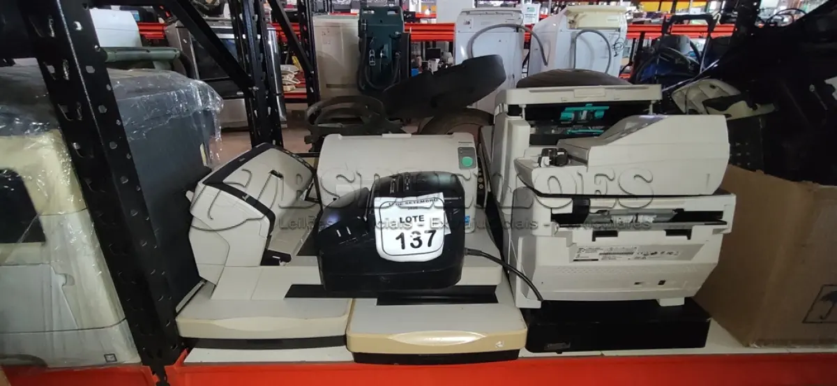LOTE 137 - 02 IMPRESSORAS TÉRMICAS E 07 SCANNERS DE MARCAS E MODELOS DIVERSOS. (NO ESTADO) ATENÇÃO! FAZER A VISITAÇÃO ANTES DE ARREMATAR, NÃO SABEMOS SE FUNCIONA, LEILÃO NÃO TEM GARANTIA E NEM DEVOLUÇÃO, SUJEITO A POSSÍVEIS AVARIAS VISÍVEIS/OCULTAS E/OU AUSÊNCIA DE COMPONENTES.