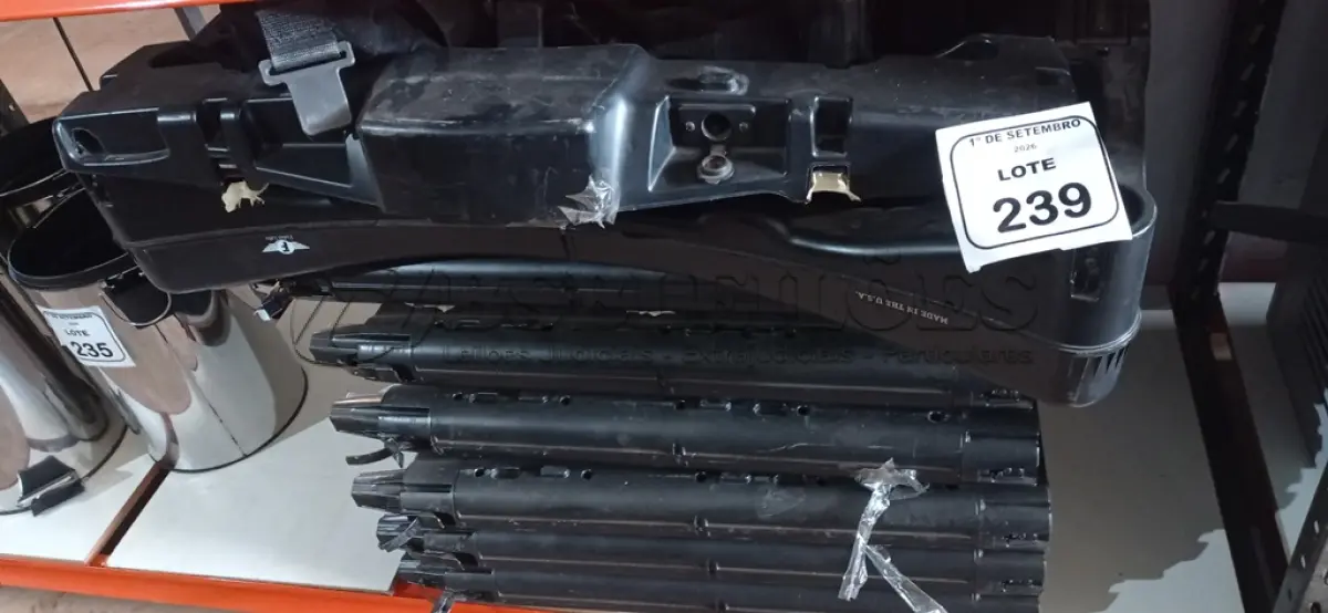LOTE 239 - 01 PORTAL DETECTOR DE METAL PORTÁTIL. (NO ESTADO) ATENÇÃO! FAZER A VISITAÇÃO ANTES DE ARREMATAR, NÃO SABEMOS SE FUNCIONA, LEILÃO NÃO TEM GARANTIA E NEM DEVOLUÇÃO, SUJEITO A POSSÍVEIS AVARIAS VISÍVEIS/OCULTAS E/OU AUSÊNCIA DE COMPONENTES.