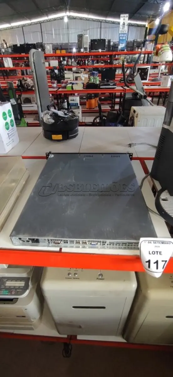LOTE 117 - 01 SERVIDOR MODELO DIEBOLD. (NO ESTADO) ATENÇÃO! FAZER A VISITAÇÃO ANTES DE ARREMATAR, NÃO SABEMOS SE FUNCIONA, LEILÃO NÃO TEM GARANTIA E NEM DEVOLUÇÃO, SUJEITO A POSSÍVEIS AVARIAS VISÍVEIS/OCULTAS E/OU AUSÊNCIA DE COMPONENTES.