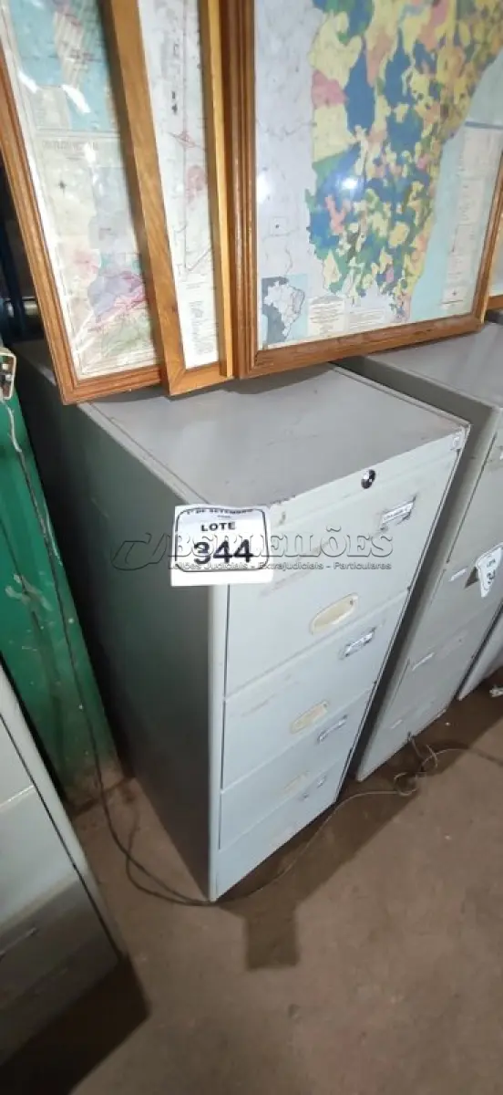 LOTE 344 - 01 ARQUIVO COM 04 GAVETAS EM AÇO. (NO ESTADO) ATENÇÃO! FAZER A VISITAÇÃO ANTES DE ARREMATAR, NÃO SABEMOS SE FUNCIONA, LEILÃO NÃO TEM GARANTIA E NEM DEVOLUÇÃO, SUJEITO A POSSÍVEIS AVARIAS VISÍVEIS/OCULTAS E/OU AUSÊNCIA DE COMPONENTES.