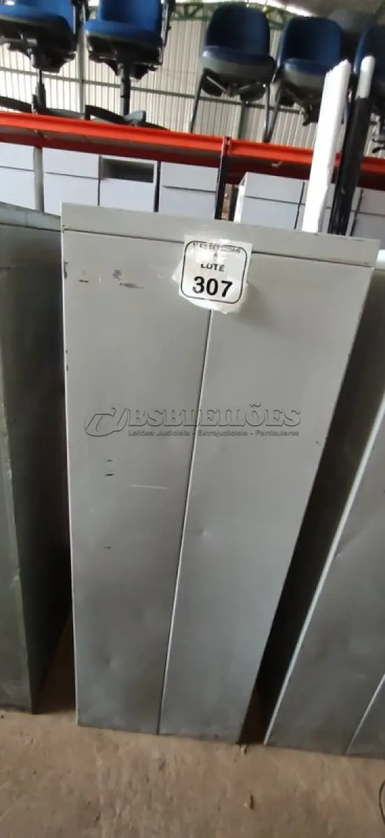 LOTE 307 - 01 ARQUIVO COM 04 GAVETAS EM AÇO. (NO ESTADO) ATENÇÃO! FAZER A VISITAÇÃO ANTES DE ARREMATAR, NÃO SABEMOS SE FUNCIONA, LEILÃO NÃO TEM GARANTIA E NEM DEVOLUÇÃO, SUJEITO A POSSÍVEIS AVARIAS VISÍVEIS/OCULTAS E/OU AUSÊNCIA DE COMPONENTES.