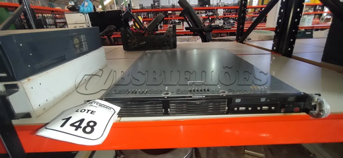 LOTE 148 - 01 SERVIDOR MODELO DIEBOLD. (NO ESTADO) ATENÇÃO! FAZER A VISITAÇÃO ANTES DE ARREMATAR, NÃO SABEMOS SE FUNCIONA, LEILÃO NÃO TEM GARANTIA E NEM DEVOLUÇÃO, SUJEITO A POSSÍVEIS AVARIAS VISÍVEIS/OCULTAS E/OU AUSÊNCIA DE COMPONENTES.