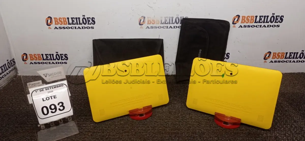 LOTE 093 - 02 TABLETS SEM FONTE. (NO ESTADO) ATENÇÃO! FAZER A VISITAÇÃO ANTES DE ARREMATAR, NÃO SABEMOS SE FUNCIONA, LEILÃO NÃO TEM GARANTIA E NEM DEVOLUÇÃO, SUJEITO A POSSÍVEIS AVARIAS VISÍVEIS/OCULTAS E/OU AUSÊNCIA DE COMPONENTES.