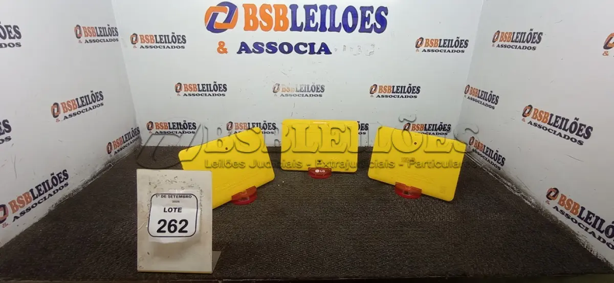 LOTE 262 - 03 TABLETS MARCA POSITIVO SEM FONTE. (NO ESTADO) ATENÇÃO! FAZER A VISITAÇÃO ANTES DE ARREMATAR, NÃO SABEMOS SE FUNCIONA, LEILÃO NÃO TEM GARANTIA E NEM DEVOLUÇÃO, SUJEITO A POSSÍVEIS AVARIAS VISÍVEIS/OCULTAS E/OU AUSÊNCIA DE COMPONENTES.