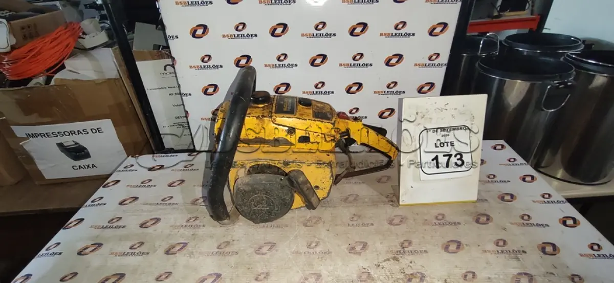 LOTE 173 - 01 MOTOR DE MOTOSERRA MARCA MCCULLOCH. (NO ESTADO) ATENÇÃO! FAZER A VISITAÇÃO ANTES DE ARREMATAR, NÃO SABEMOS SE FUNCIONA, LEILÃO NÃO TEM GARANTIA E NEM DEVOLUÇÃO, SUJEITO A POSSÍVEIS AVARIAS VISÍVEIS/OCULTAS E/OU AUSÊNCIA DE COMPONENTES.