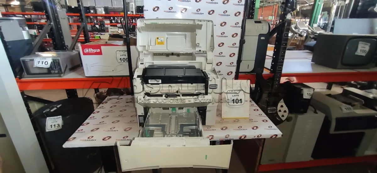 LOTE 101 - 01 IMPRESSORA MODELO FS-39000DN MARCA KYOCERA. (NO ESTADO) ATENÇÃO! FAZER A VISITAÇÃO ANTES DE ARREMATAR, NÃO SABEMOS SE FUNCIONA, LEILÃO NÃO TEM GARANTIA E NEM DEVOLUÇÃO, SUJEITO A POSSÍVEIS AVARIAS VISÍVEIS/OCULTAS E/OU AUSÊNCIA DE COMPONENTES.