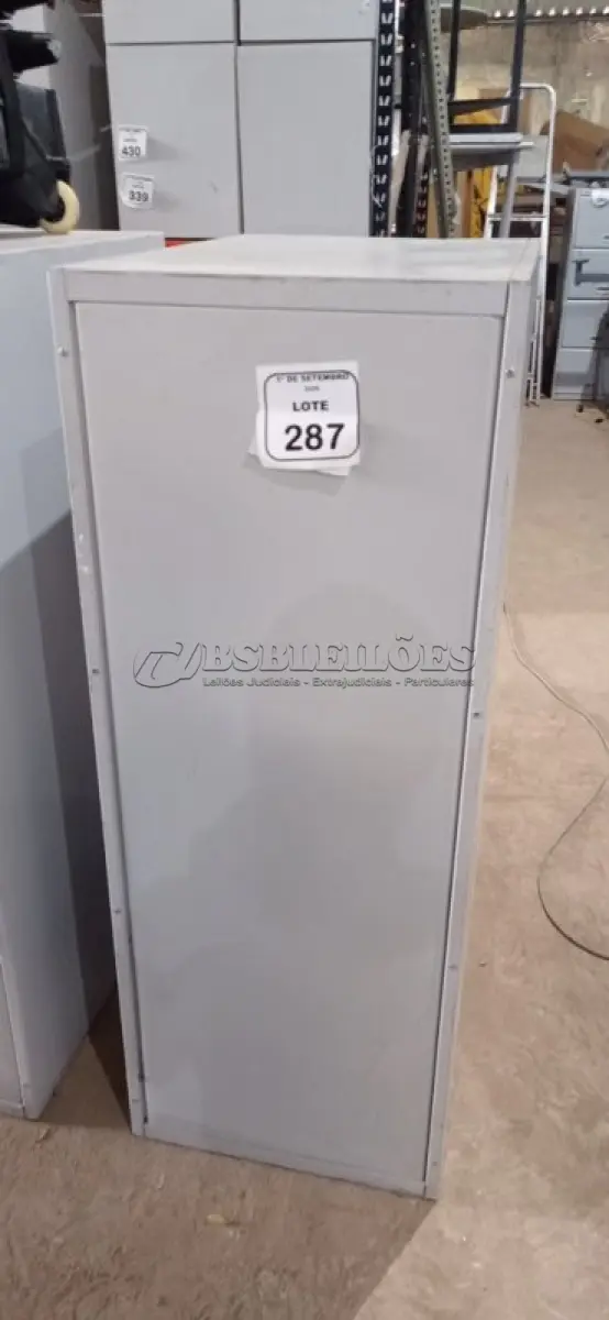 LOTE 287 - 01 ARQUIVO COM 04 GAVETAS EM AÇO. (NO ESTADO) ATENÇÃO! FAZER A VISITAÇÃO ANTES DE ARREMATAR, NÃO SABEMOS SE FUNCIONA, LEILÃO NÃO TEM GARANTIA E NEM DEVOLUÇÃO, SUJEITO A POSSÍVEIS AVARIAS VISÍVEIS/OCULTAS E/OU AUSÊNCIA DE COMPONENTES.