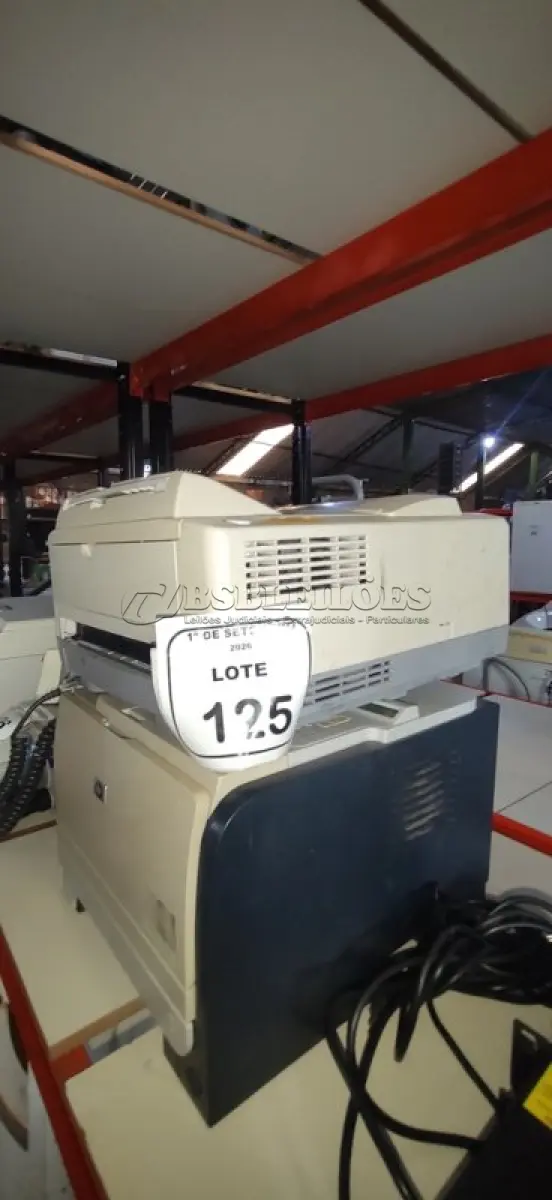 LOTE 125 - 01 IMPRESSORA MODELO B4600 MARCA OKI E 01 IMPRESSORA MODELO LASERJET P2055DN MARCA HP. (NO ESTADO) ATENÇÃO! FAZER A VISITAÇÃO ANTES DE ARREMATAR, NÃO SABEMOS SE FUNCIONA, LEILÃO NÃO TEM GARANTIA E NEM DEVOLUÇÃO, SUJEITO A POSSÍVEIS AVARIAS VISÍVEIS/OCULTAS E/OU AUSÊNCIA DE COMPONENTES.