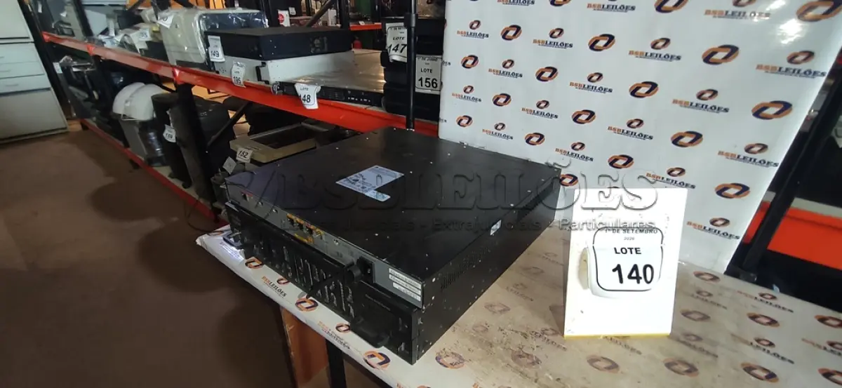 LOTE 140 - 01 ROTEADOR EMPRESARIAL MODELO AR22200 SERIES MARCA HUAWEI E 01 ROTEADOR INDUSTRIAL MODELO 4400 SERIES MARCA CISCO. (NO ESTADO) ATENÇÃO! FAZER A VISITAÇÃO ANTES DE ARREMATAR, NÃO SABEMOS SE FUNCIONA, LEILÃO NÃO TEM GARANTIA E NEM DEVOLUÇÃO, SUJEITO A POSSÍVEIS AVARIAS VISÍVEIS/OCULTAS E/OU AUSÊNCIA DE COMPONENTES.