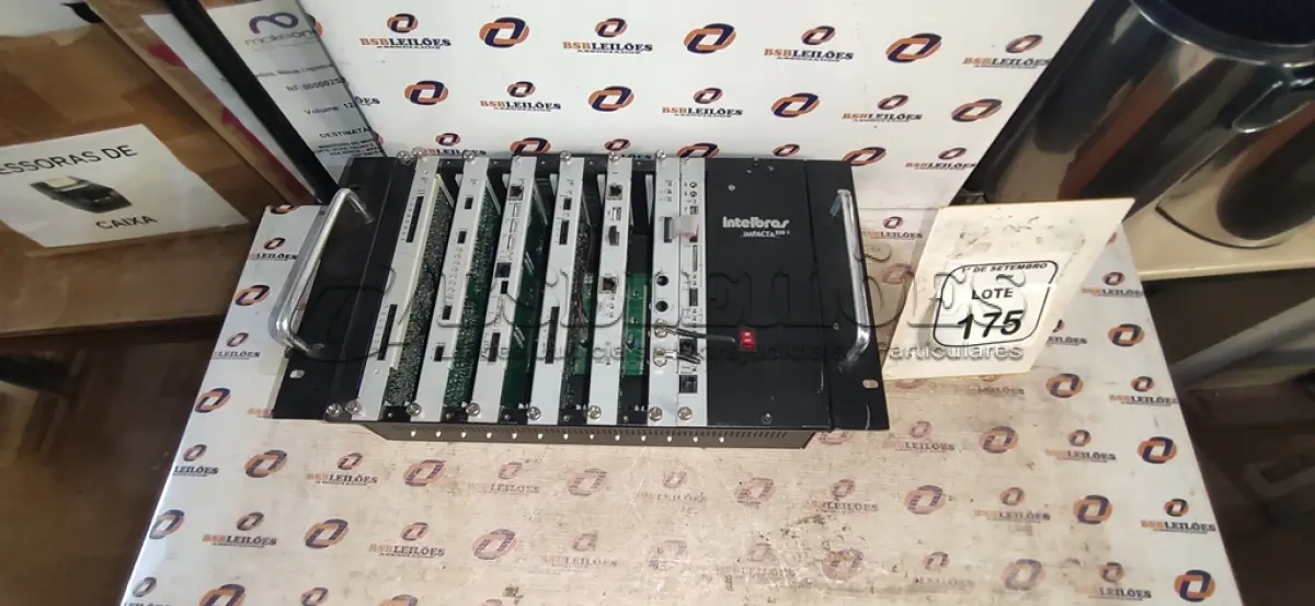 LOTE 175 - 01 CENTRAL TELEFÔNICA MODELO IMPACTA 220R MARCA INTELBRAS. (NO ESTADO) ATENÇÃO! FAZER A VISITAÇÃO ANTES DE ARREMATAR, NÃO SABEMOS SE FUNCIONA, LEILÃO NÃO TEM GARANTIA E NEM DEVOLUÇÃO, SUJEITO A POSSÍVEIS AVARIAS VISÍVEIS/OCULTAS E/OU AUSÊNCIA DE COMPONENTES.