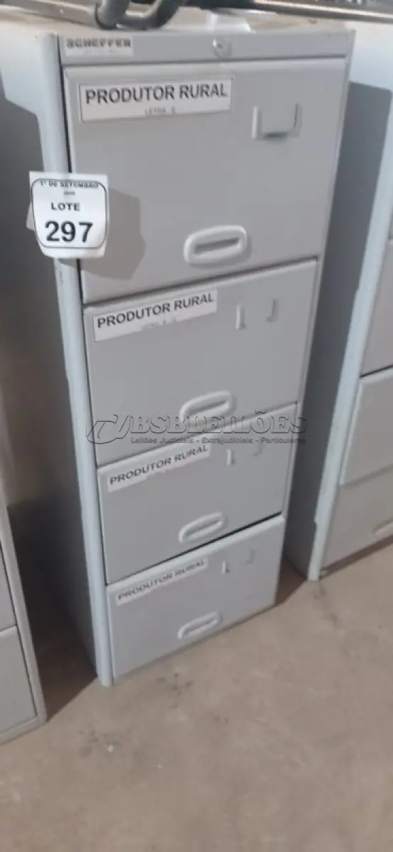 LOTE 297 - 01 ARQUIVO COM 04 GAVETAS EM AÇO. (NO ESTADO) ATENÇÃO! FAZER A VISITAÇÃO ANTES DE ARREMATAR, NÃO SABEMOS SE FUNCIONA, LEILÃO NÃO TEM GARANTIA E NEM DEVOLUÇÃO, SUJEITO A POSSÍVEIS AVARIAS VISÍVEIS/OCULTAS E/OU AUSÊNCIA DE COMPONENTES.