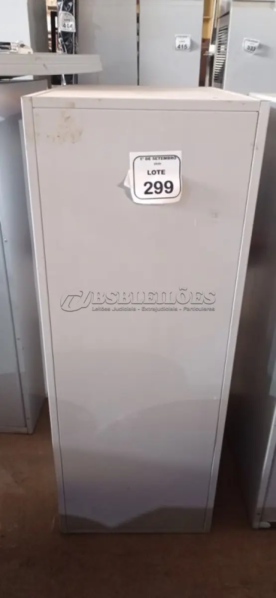 LOTE 299 - 01 ARQUIVO COM 04 GAVETAS EM AÇO. (NO ESTADO) ATENÇÃO! FAZER A VISITAÇÃO ANTES DE ARREMATAR, NÃO SABEMOS SE FUNCIONA, LEILÃO NÃO TEM GARANTIA E NEM DEVOLUÇÃO, SUJEITO A POSSÍVEIS AVARIAS VISÍVEIS/OCULTAS E/OU AUSÊNCIA DE COMPONENTES.