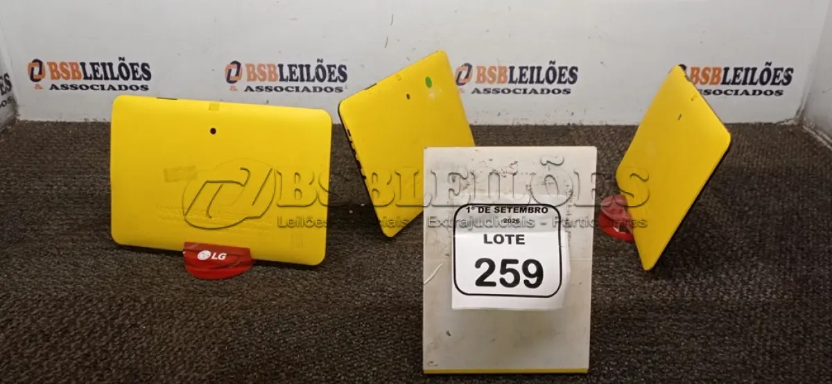 LOTE 259 - 03 TABLETS MARCA POSITIVO SEM FONTE. (NO ESTADO) ATENÇÃO! FAZER A VISITAÇÃO ANTES DE ARREMATAR, NÃO SABEMOS SE FUNCIONA, LEILÃO NÃO TEM GARANTIA E NEM DEVOLUÇÃO, SUJEITO A POSSÍVEIS AVARIAS VISÍVEIS/OCULTAS E/OU AUSÊNCIA DE COMPONENTES.